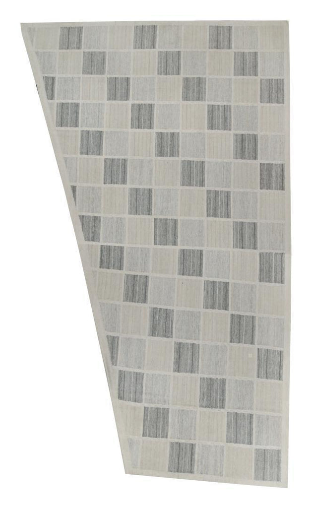 Scandinavian Trapezoid Rug in Grey with Geometric Pattern