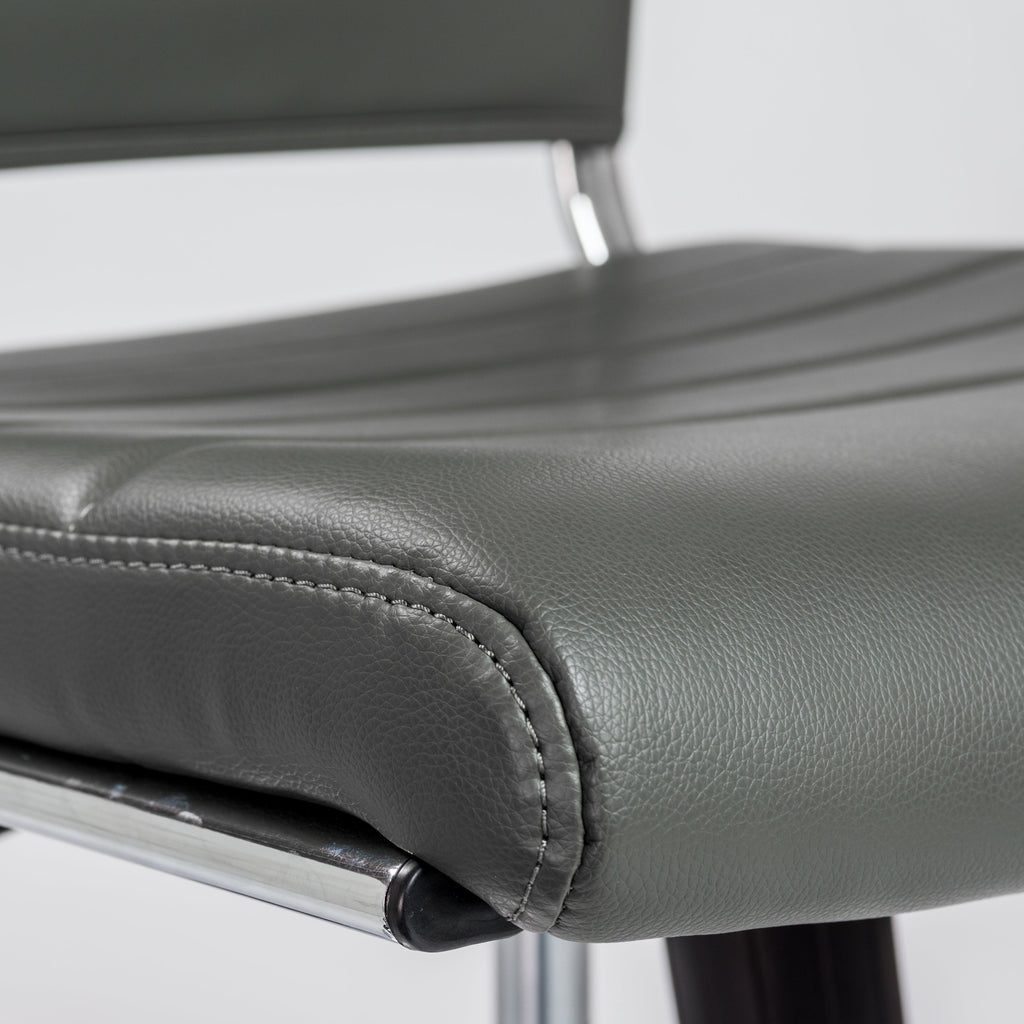 Brooklyn Low Back Office Chair w/o Armrests - Grey