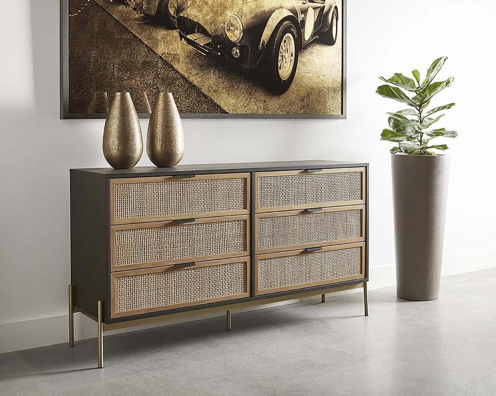 Avida Dresser