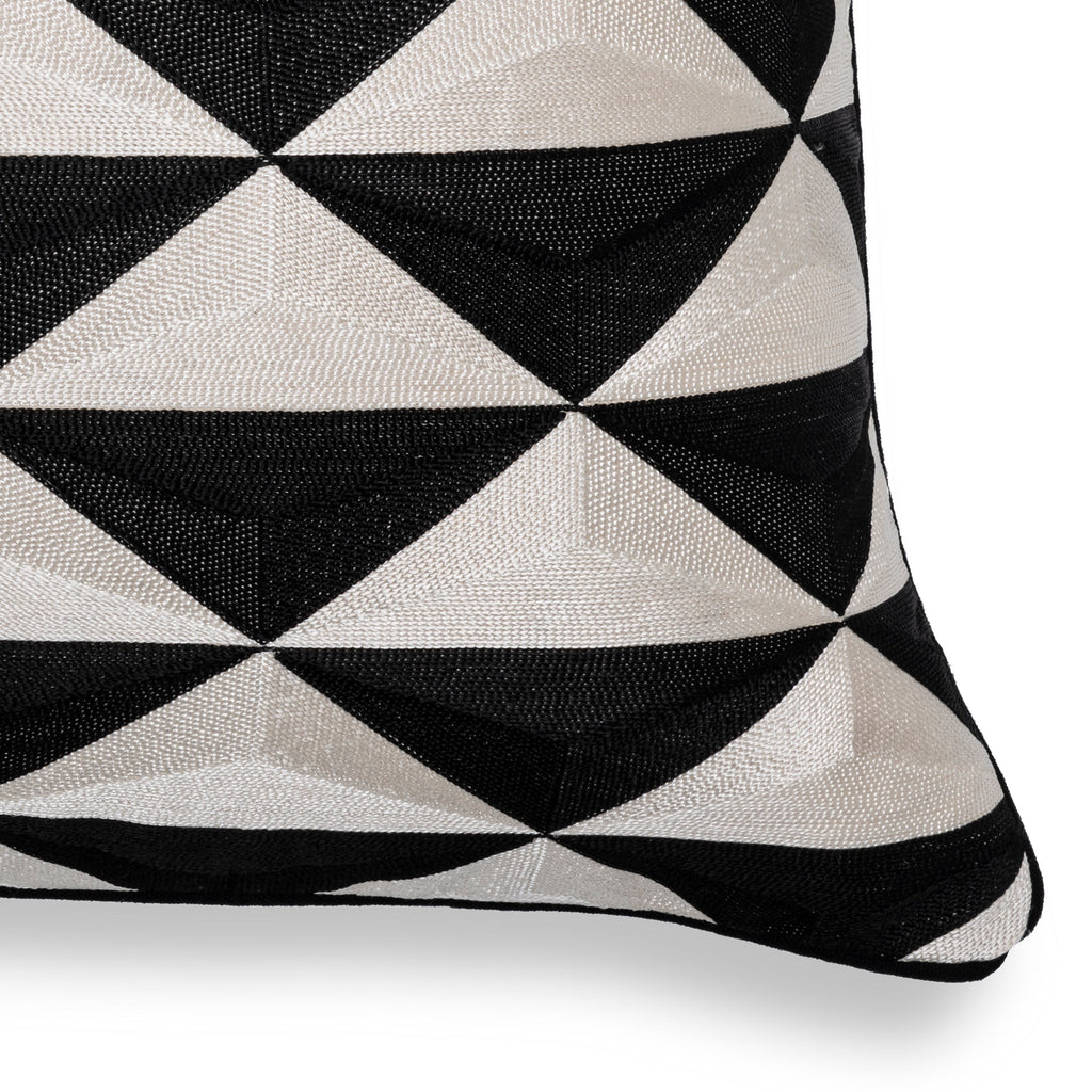 Cushion Mist Square Black White