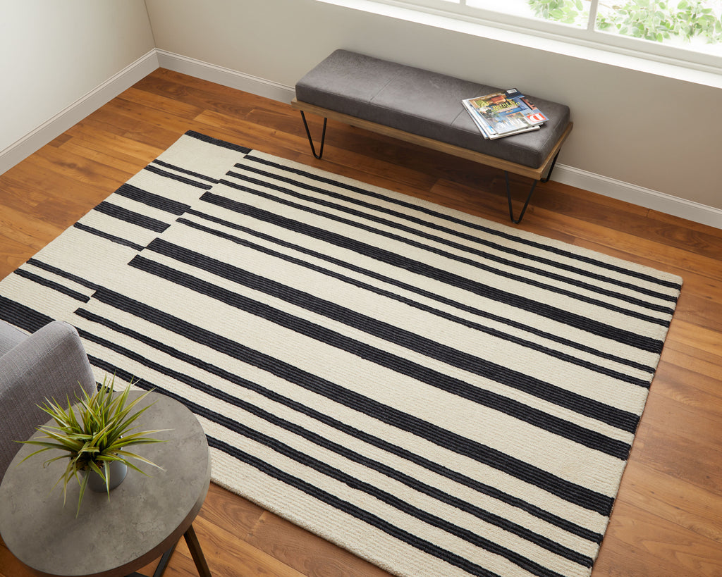 Maguire Transitional Abstract Ivory Black Area Rug (5' x 8')