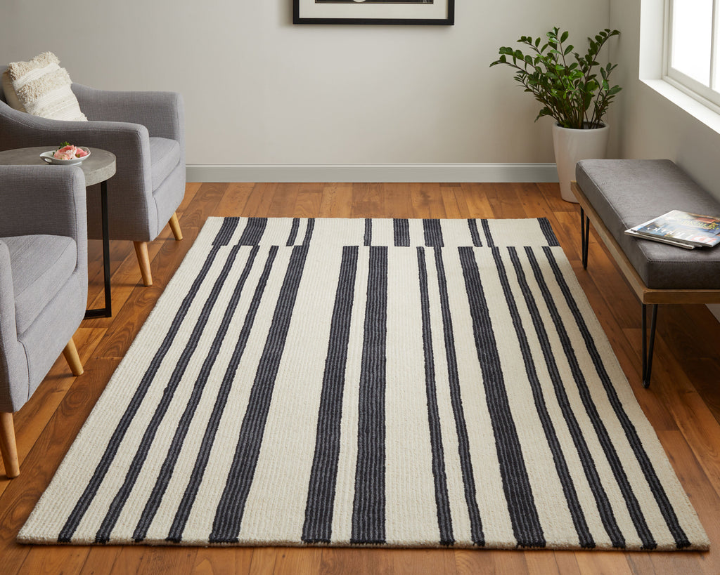 Maguire Transitional Abstract Ivory Black Area Rug (5' x 8')