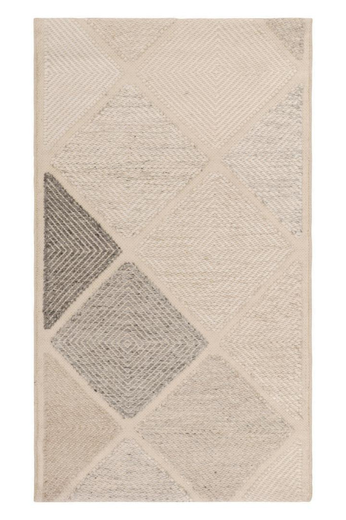 Scandinavian Rug In White Gray Diamond Patterns