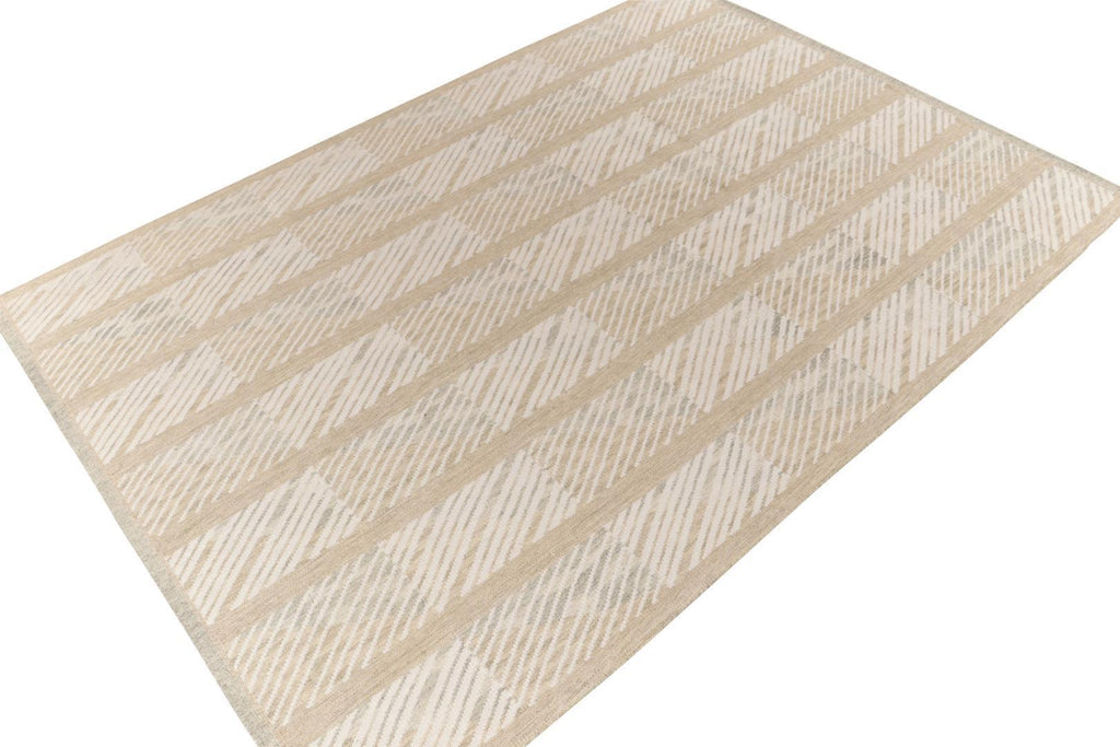 Scandinavian Rug with White-Beige Geometric Patterns