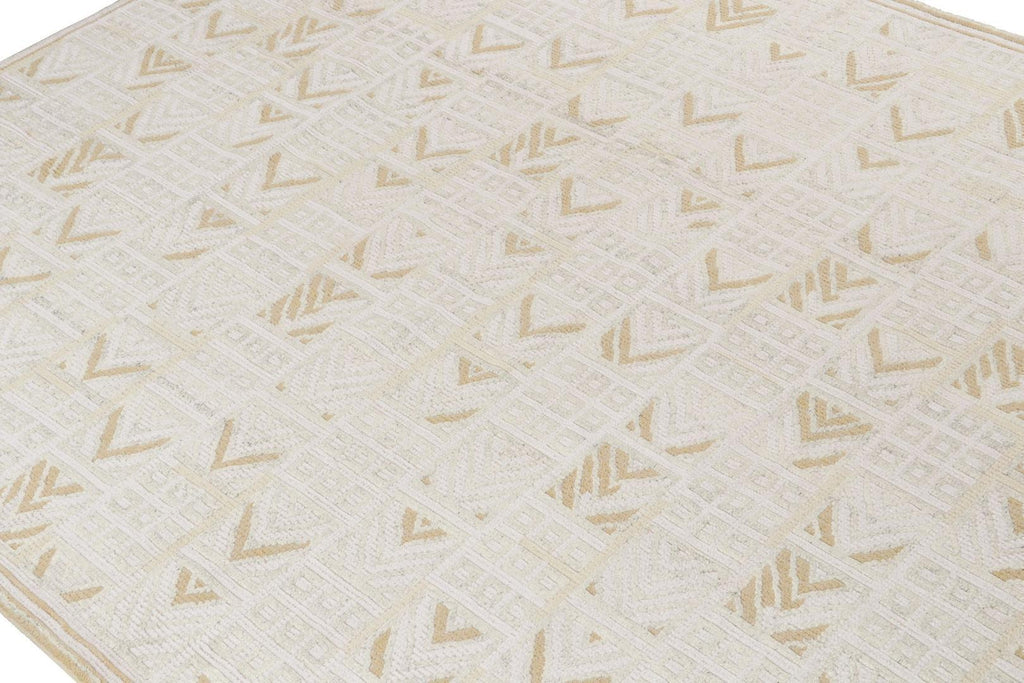 Scandinavian Rug in White with Geometric Patterns