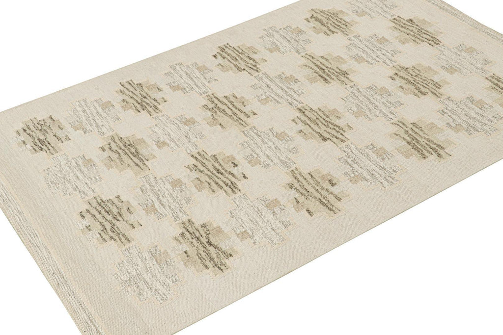 Scandinavian Rug With White & Beige Brown Geometric Patterns