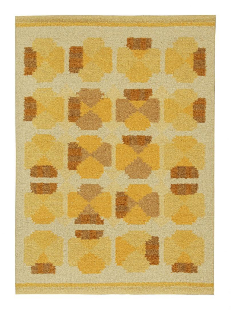 Scandinavian Rug With Gold Brown Geometric Patterns