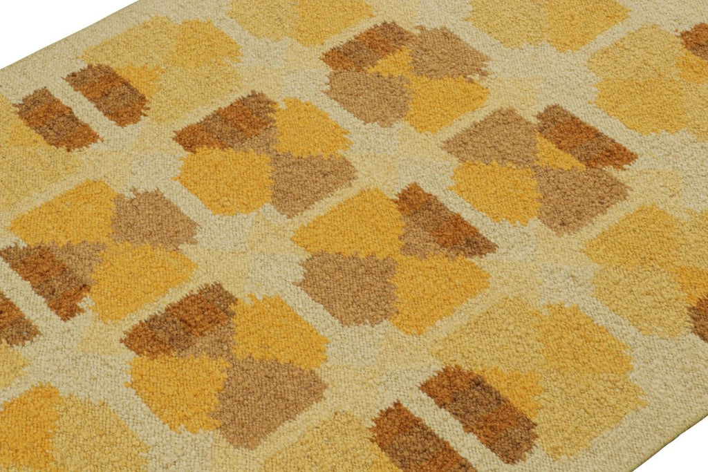 Scandinavian Rug With Gold Brown Geometric Patterns