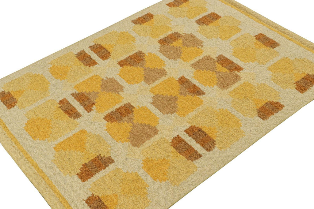 Scandinavian Rug With Gold Brown Geometric Patterns