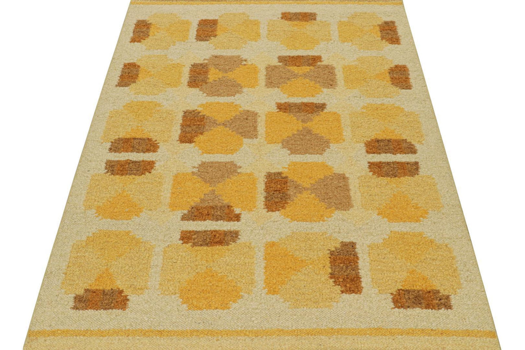 Scandinavian Rug With Gold Brown Geometric Patterns