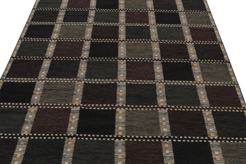 Scandinavian Rug With Grid Geometric Pattern