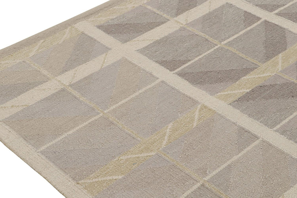 Scandinavian Rug With Taupe Chevrons & Geometric Patterns