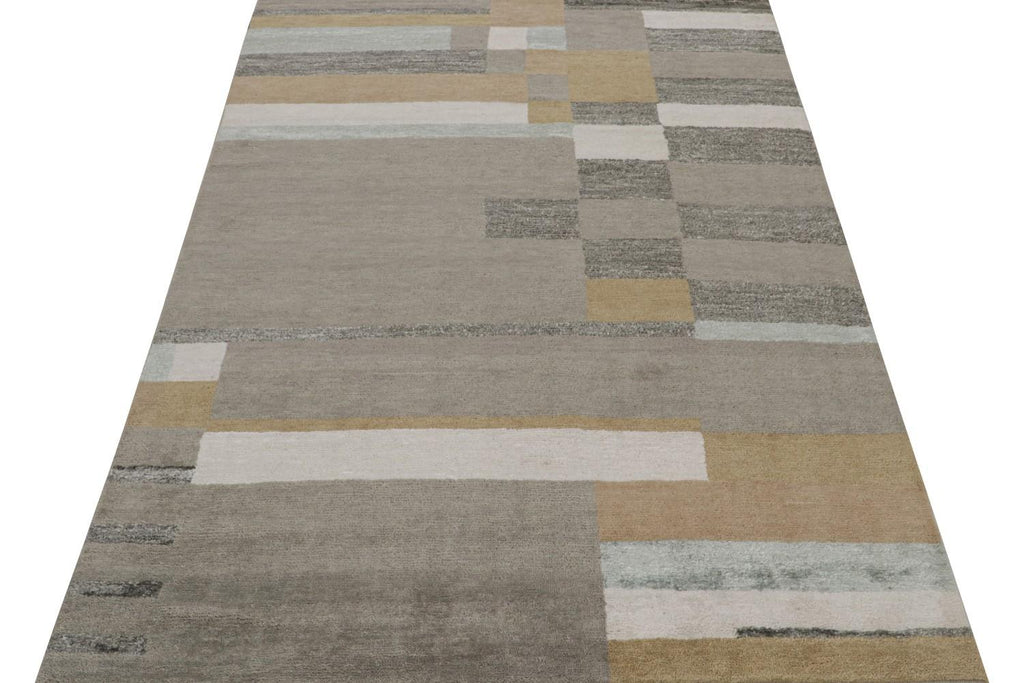 Scandinavian Rug With Gray Brown & White Geometric Patterns