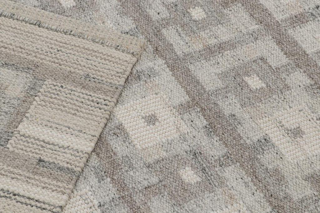 Scandinavian Rug With Gray And Beige Geometric Pattern