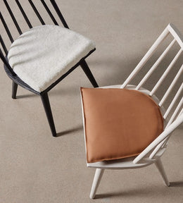 Lewis Windsor Chair with Cushion-Off White, Whiskey Saddle