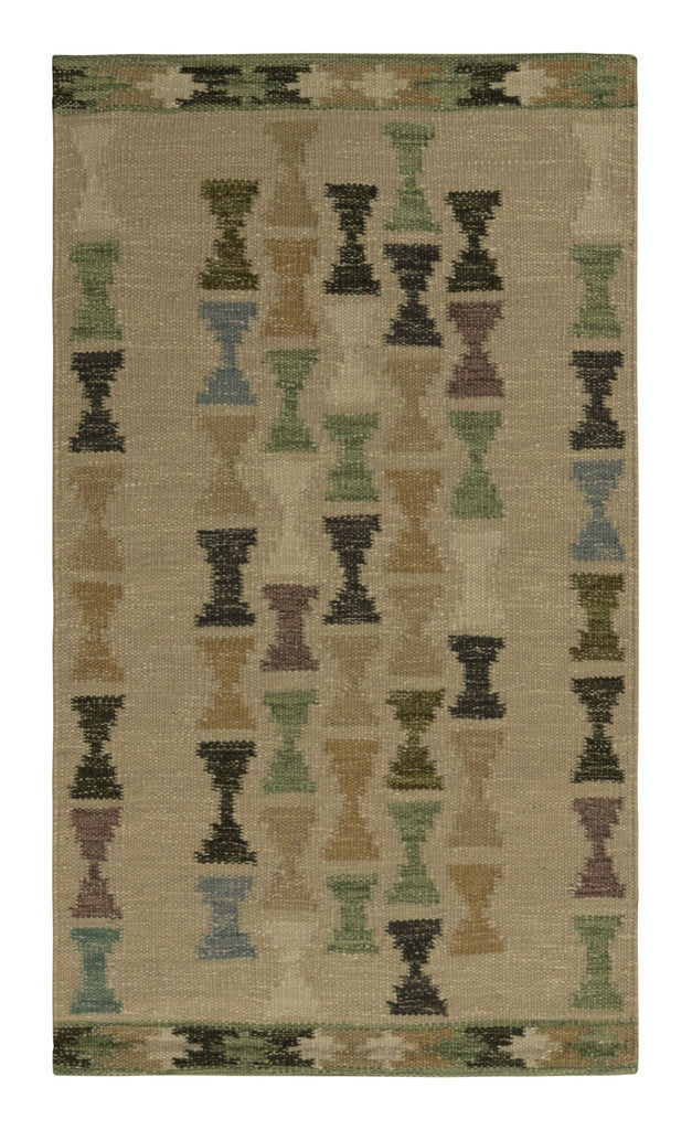 Scandinavian Rug With Polychromatic Hourglass Geometric Patterns