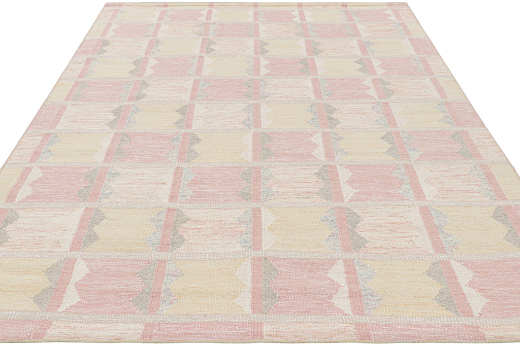 Scandinavian Rug in Pink with Geometric Patterns