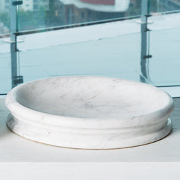 Caroline Centerpiece : Caroline Centerpiece (Large / White Banswara Marble)