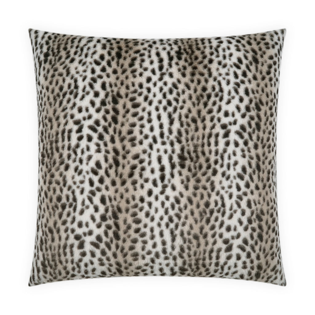 Camille Pillow, Animal