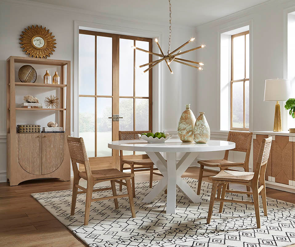 Tripod Base Round Dining Table In White Lacquer