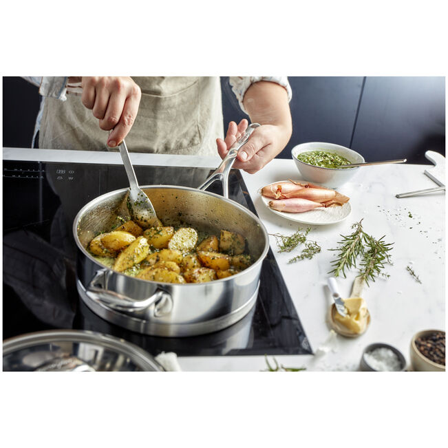 11-inch Saute Pan With Helper Handle And Lid, 18/10 Stainless Steel