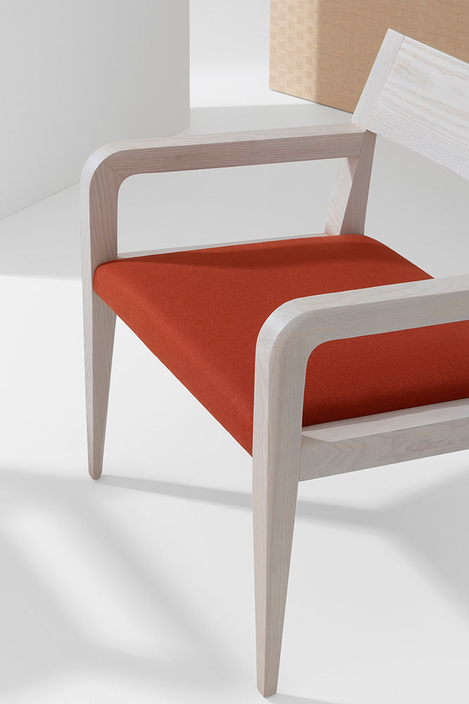 Aragosta Lounge 582, Stained Ash, Tailored Fabric