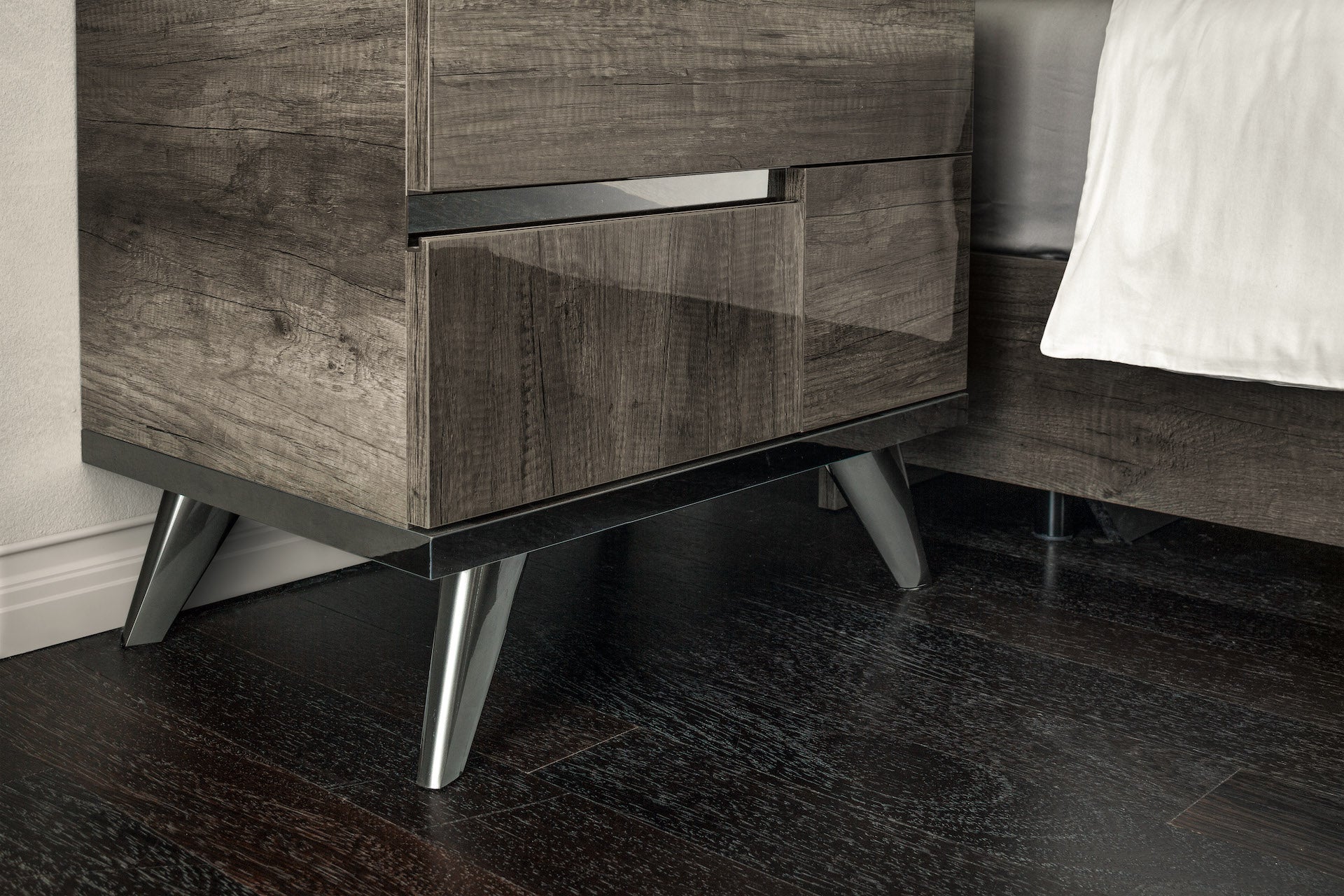 Collina 2-Drawer Nightstand