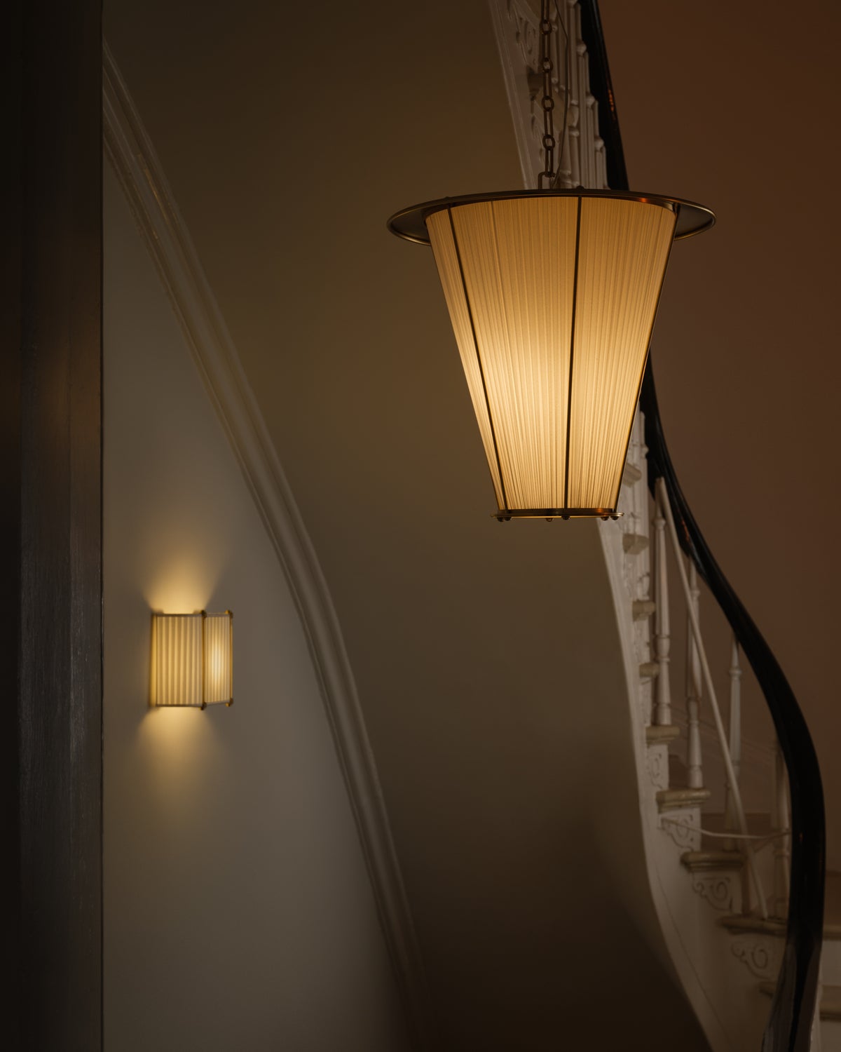 Cornell Wall Sconce, Aged Brass, 6.5"