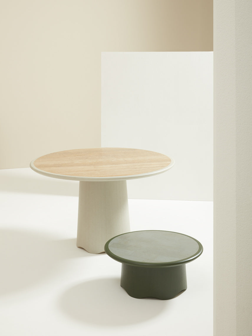 Corolla 282, Lacquered Ash, Alpi Wood Veneer Top