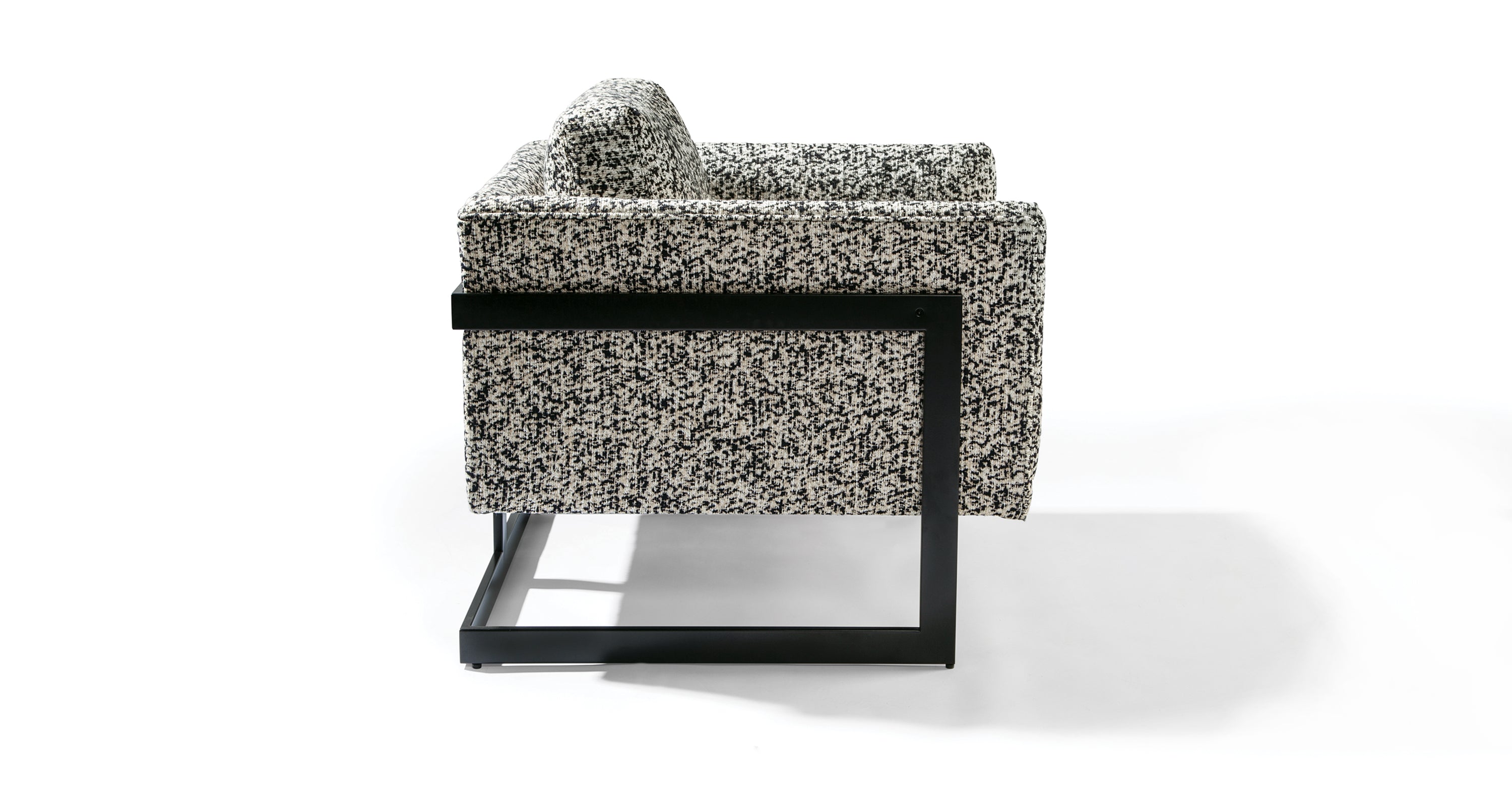 Design Classic 989 Lounge Chair In Black & White Fabric With Black Powder Coated Frame