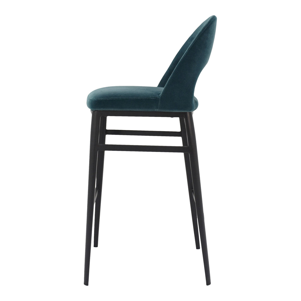 Roger Barstool, Blue