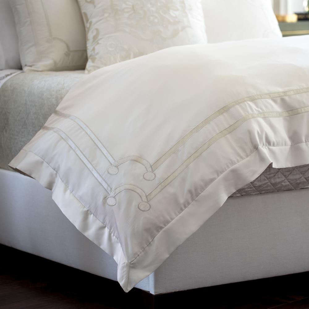 Vendome King Duvet, Ivory Silk and Sensibility, Ivory Velvet 112X98 (No Insert)