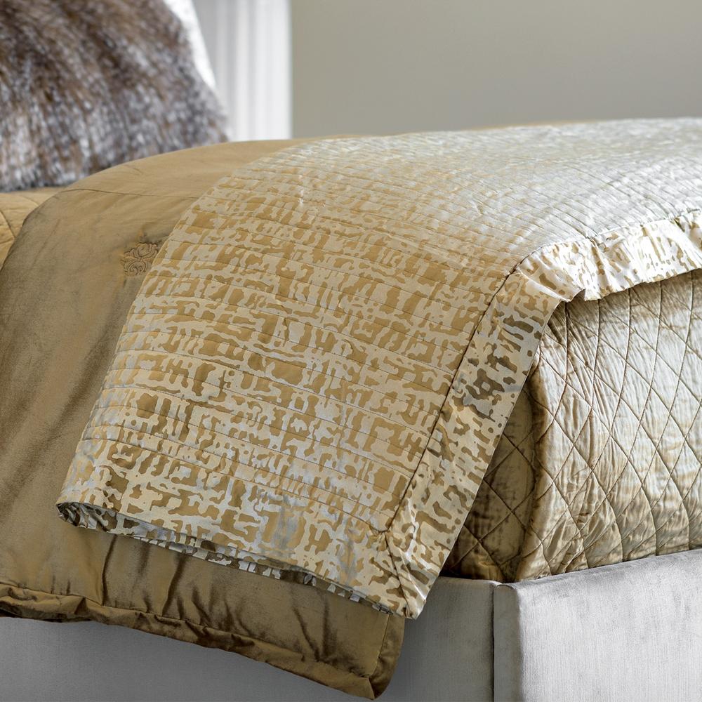 Jolie Quilted Throw Straw Velvet, Gold Print 52X98