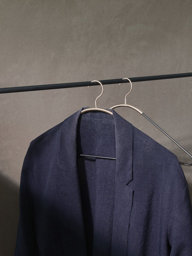 Ava Coat Hanger, Black/Brass, Set of 4