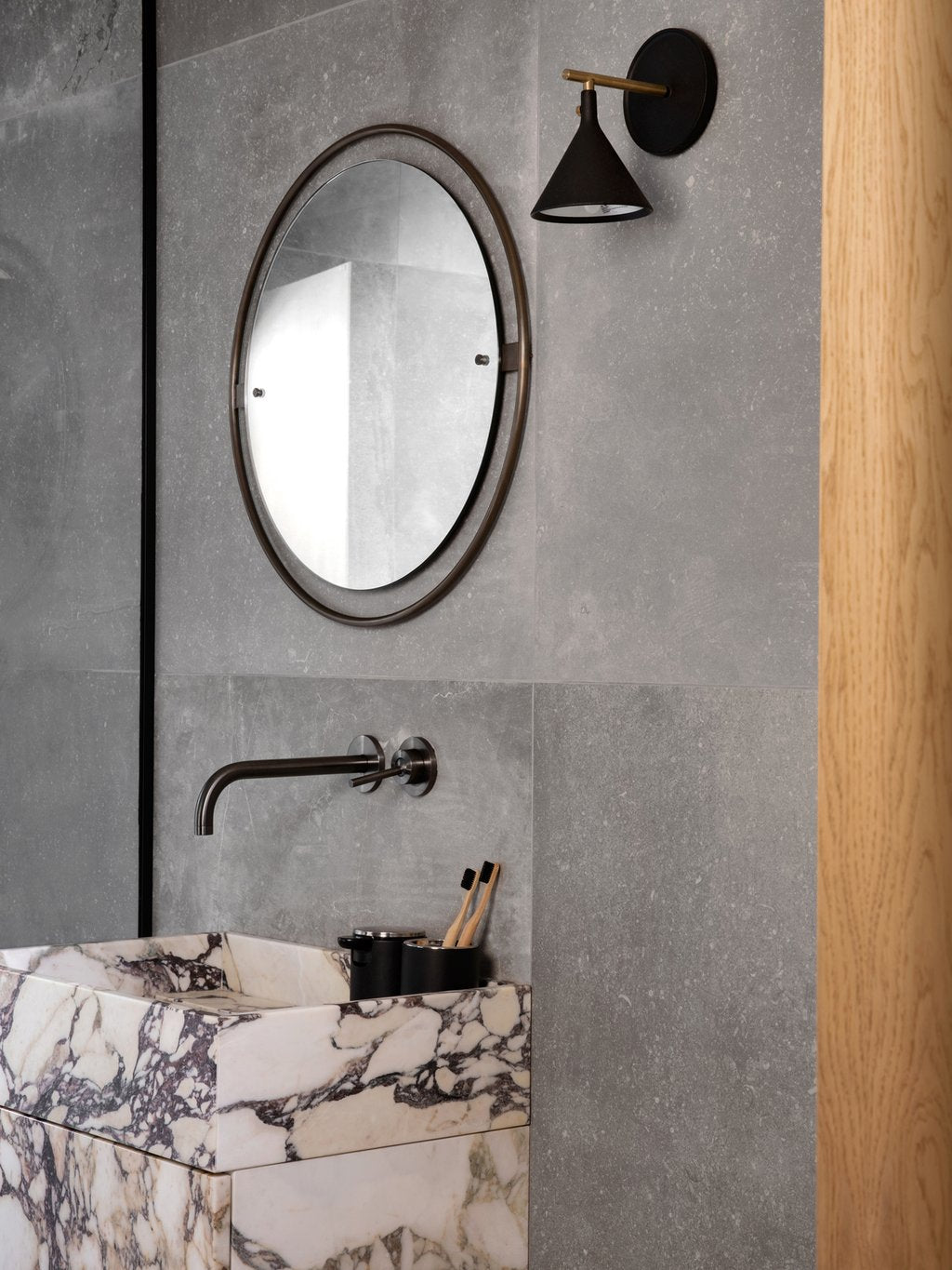 Cast Sconce Wall Lamp, Black