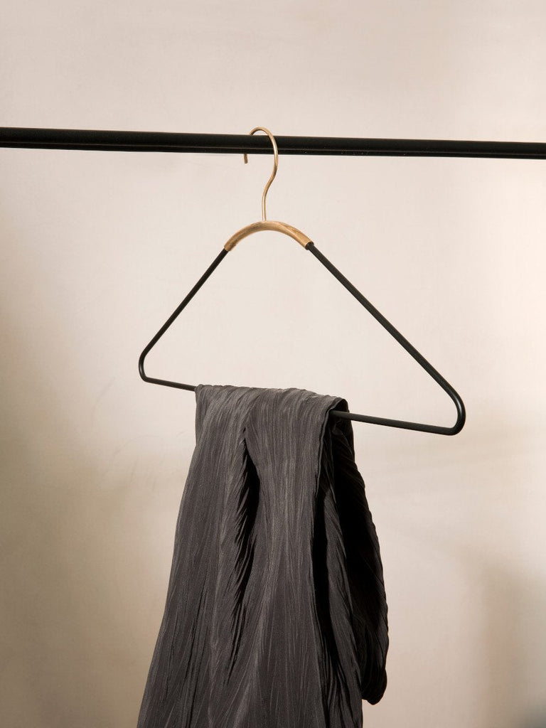 Ava Coat Hanger, Black/Brass
