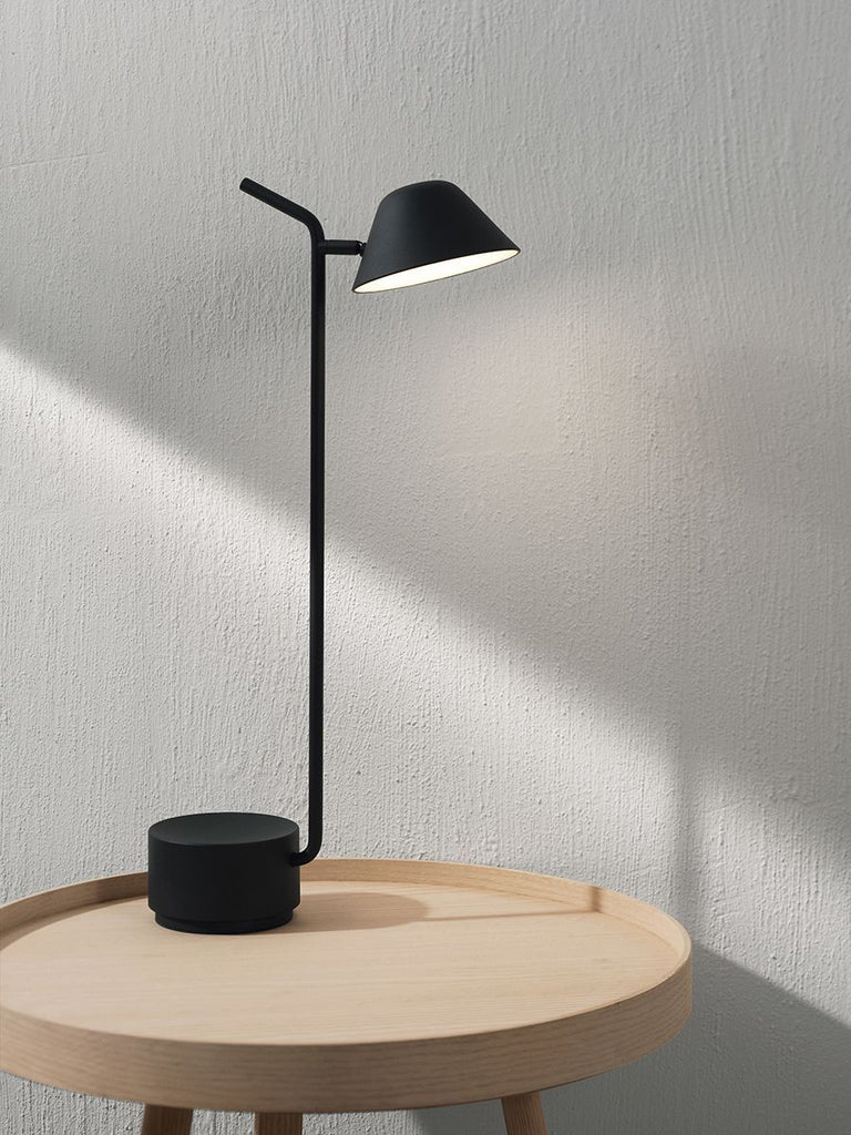 Peek Table Lamp, Black