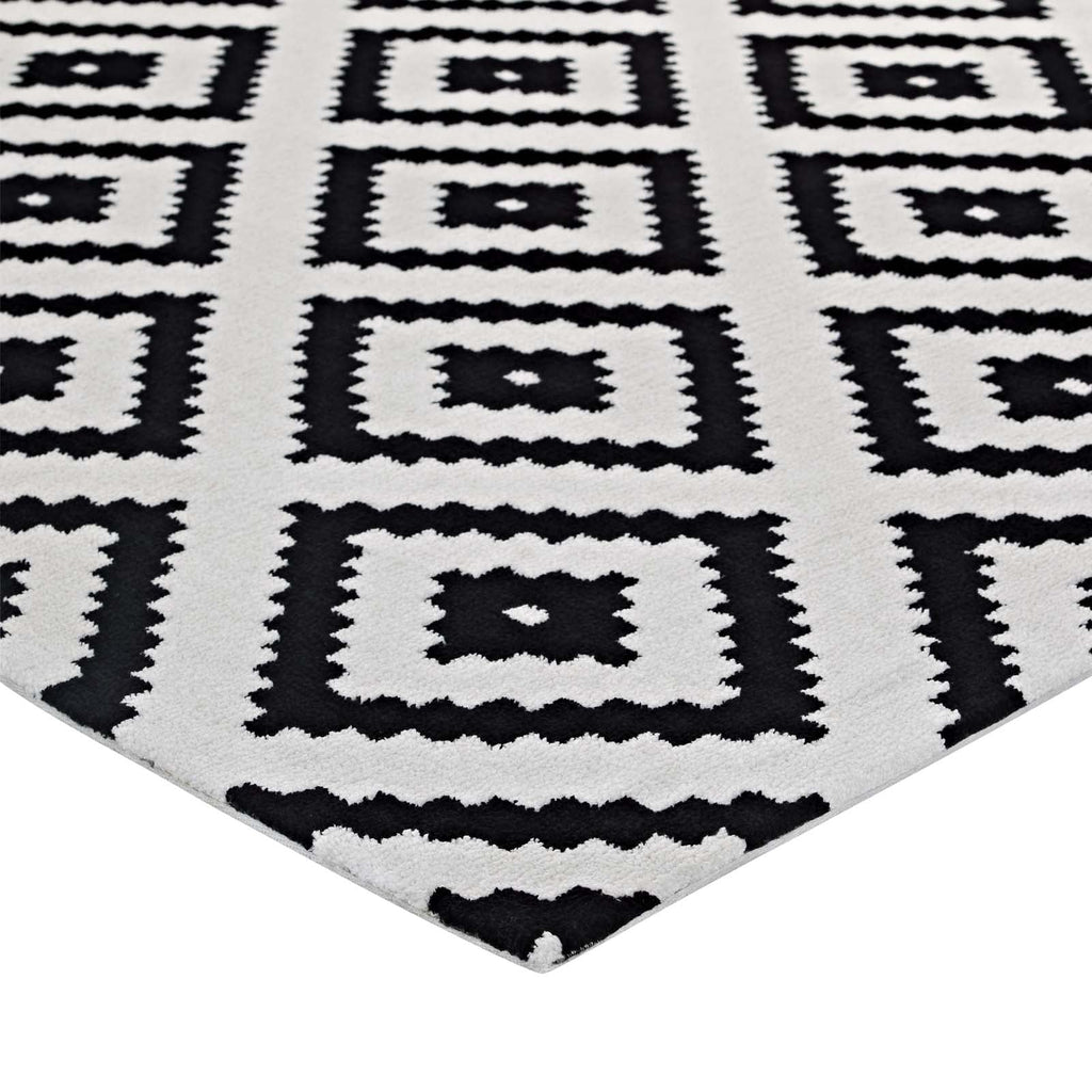 Alika Abstract Diamond Trellis 8x10 Area Rug in Black and White