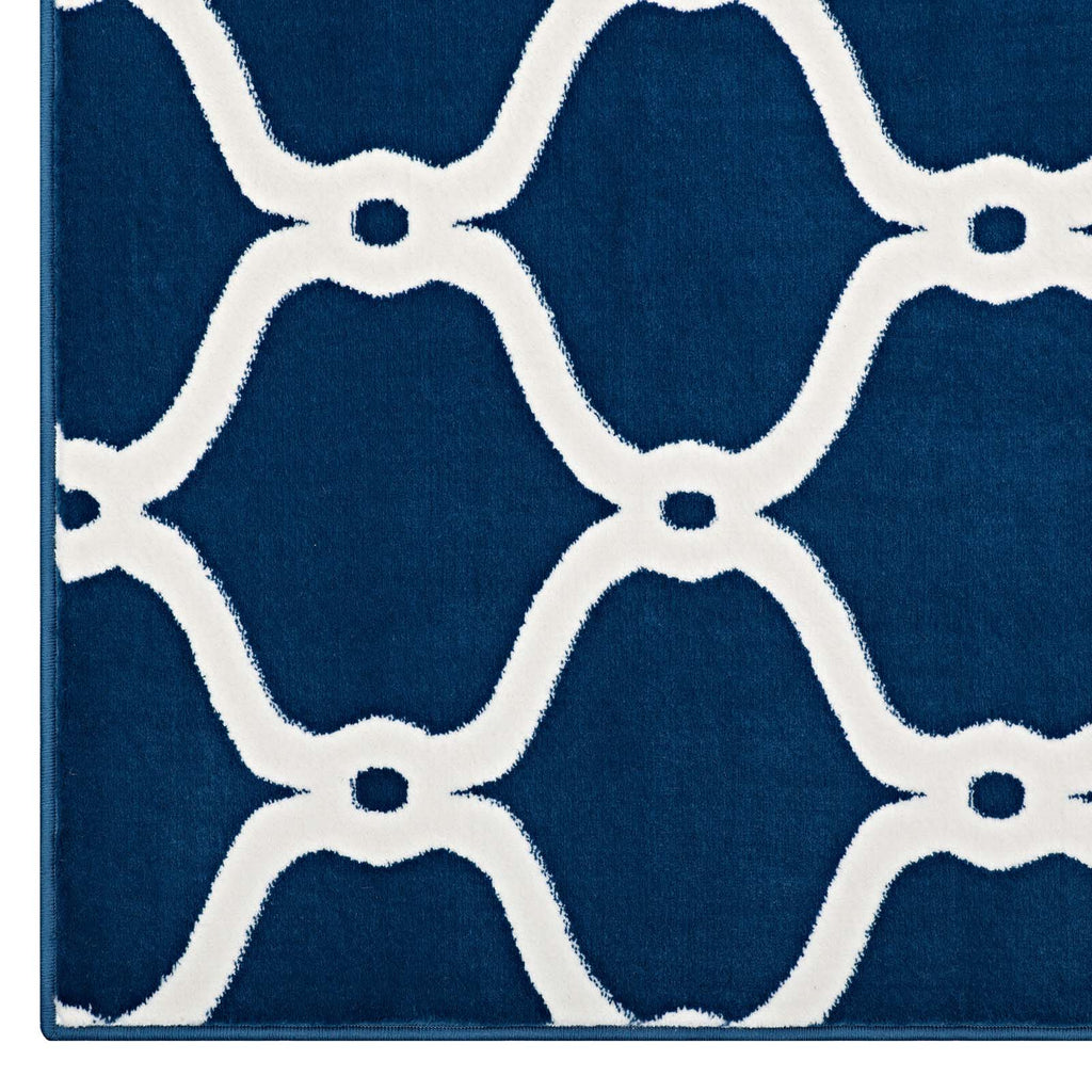Beltara Chain Link Transitional Trellis 5x8 Area Rug in Moroccan Blue and Ivory