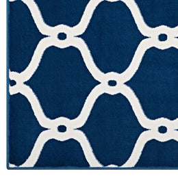 Beltara Chain Link Transitional Trellis 5x8 Area Rug in Moroccan Blue and Ivory