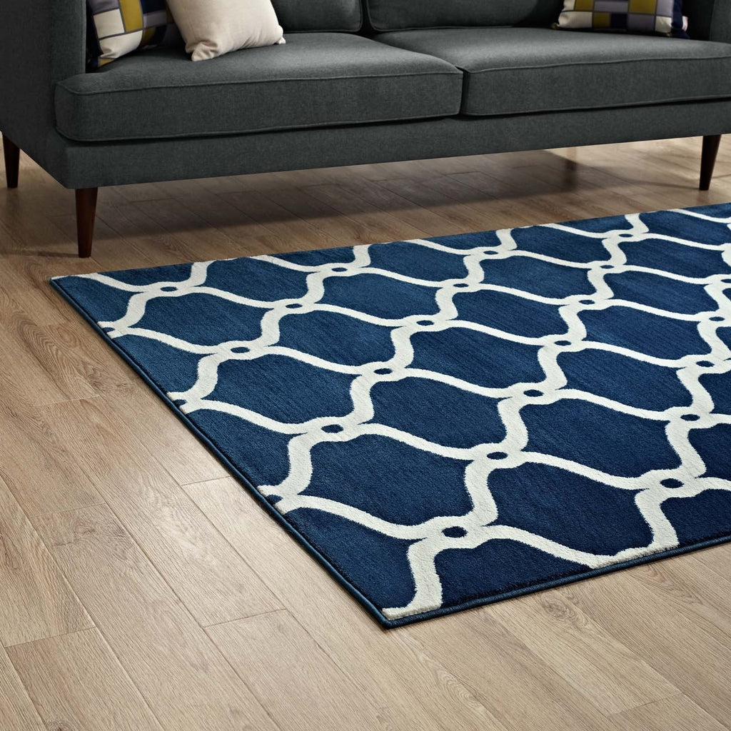 Beltara Chain Link Transitional Trellis 5x8 Area Rug in Moroccan Blue and Ivory