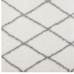 Toryn Diamond Lattice 5x8 Shag Area Rug in Ivory and Gray