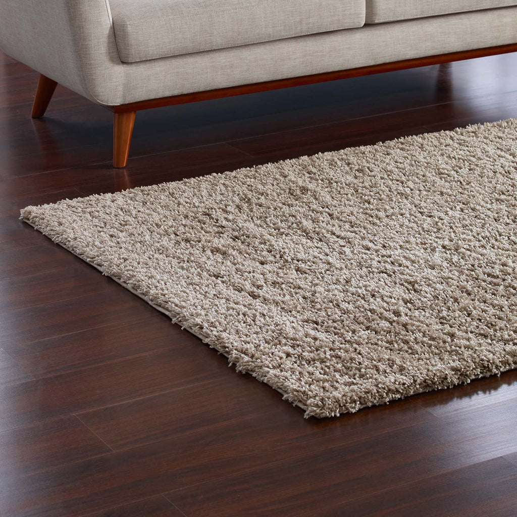 Enyssa Solid 5x8 Shag Area Rug in Beige and Ivory