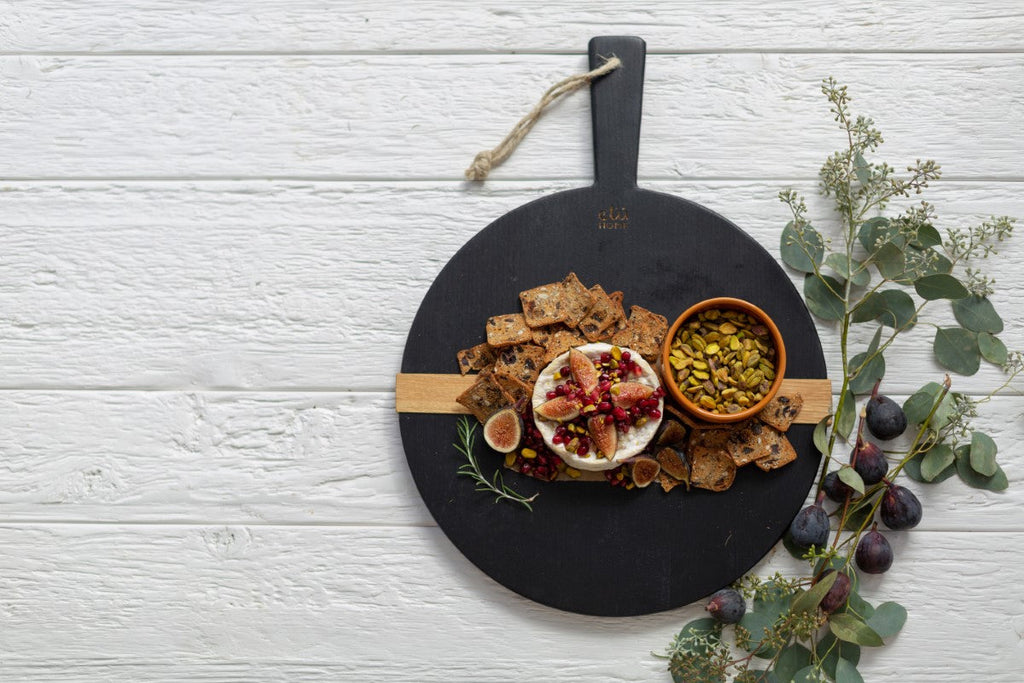 Black Round Mod Charcuterie Board