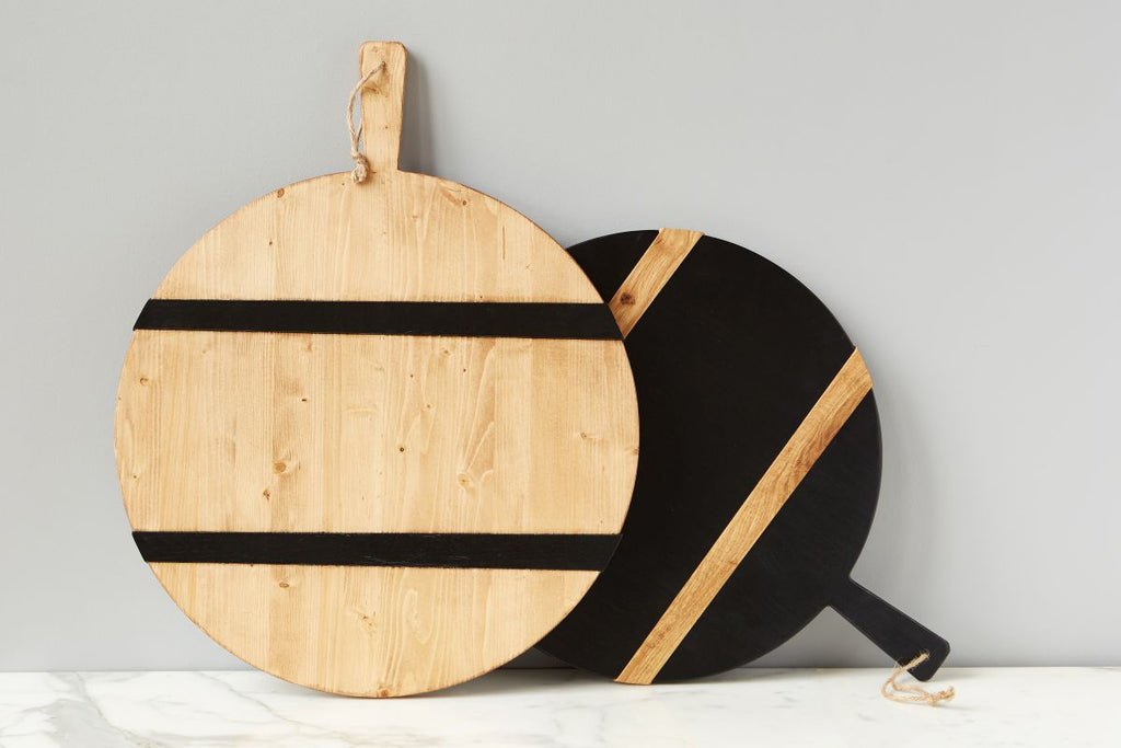 Black Round Mod Charcuterie Board