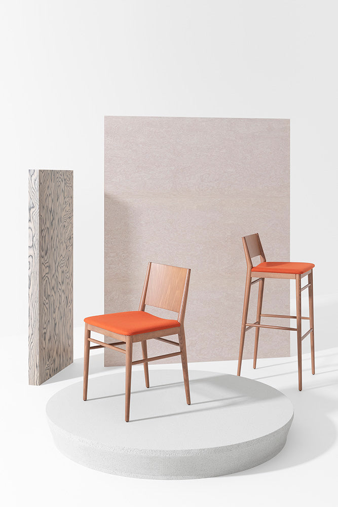 Tracy 598, Lacquered Beech, Select Fabric
