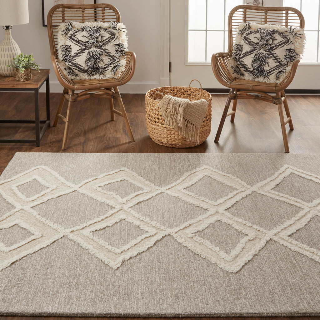 Anica Transitional Geometric Gray Ivory Area Rug (5' x 8')