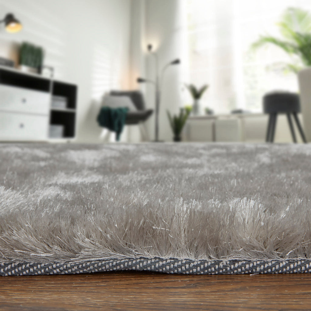 Indochine Modern Solid Gray Silver Area Rug (4'9" x 7'6")