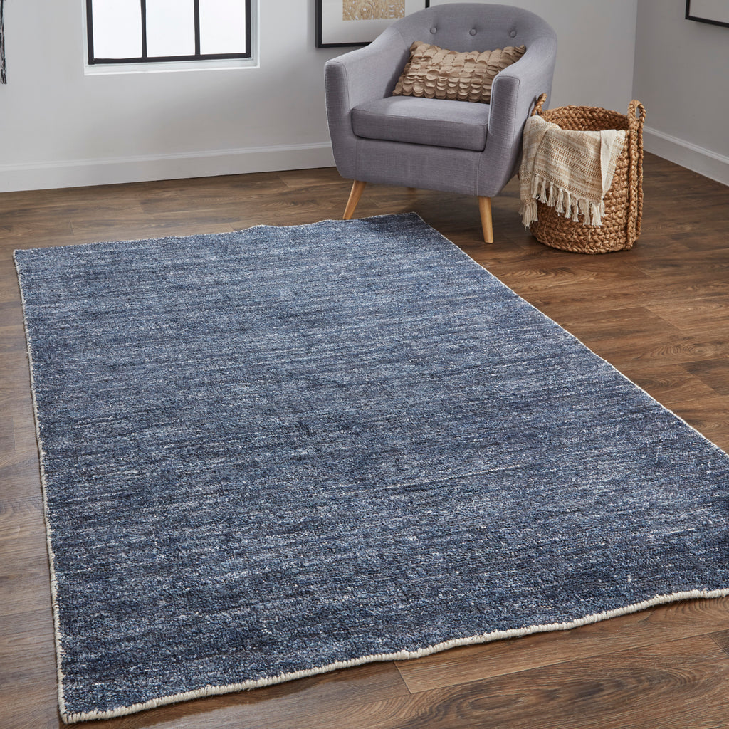 Delino Transitional Solid Blue Area Rug (2' x 3')