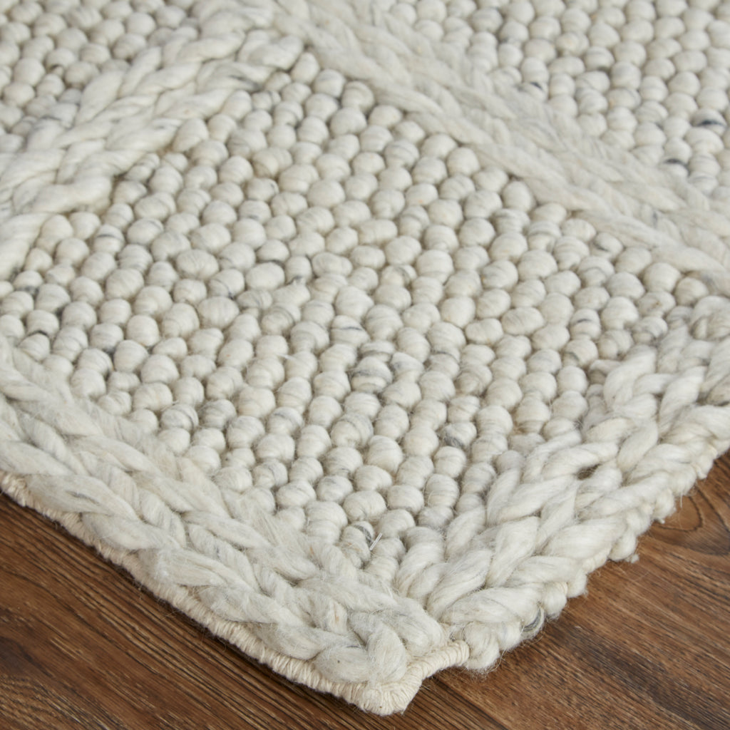 Berkeley Transitional Solid Ivory Gray Area Rug (5' x 8' / Pattern 2)